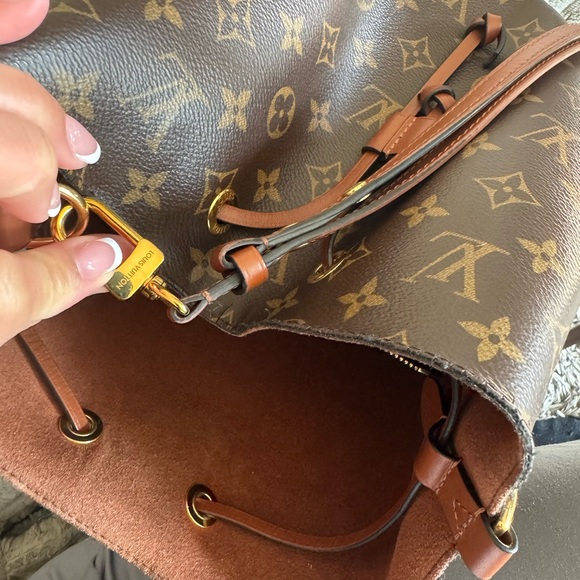 Louis Vuitton Monogram Brown Bucket Bag - Picture 4 of 8
